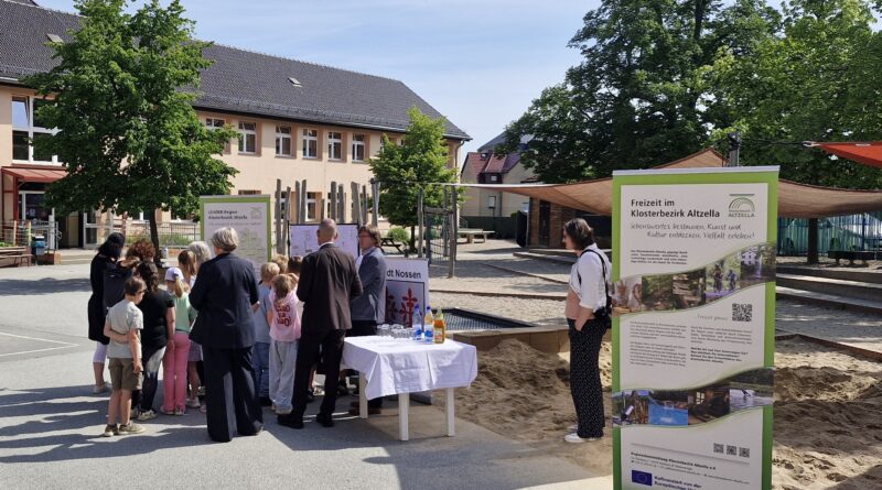 Fördermittelbescheid für die Neugestaltung des Schulhofs der Pestalozzi-Grundschule übergeben